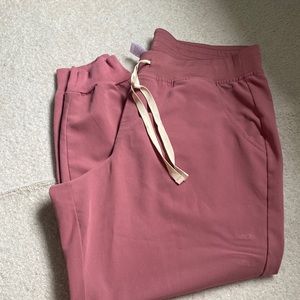 Pink figs scrub joggers size large petite